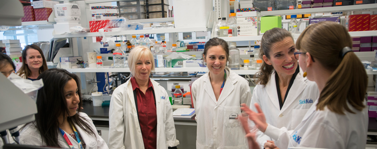Kirsty Duncan visits Freda Miller's laboratory - Photo Credit: SickKids Hospital